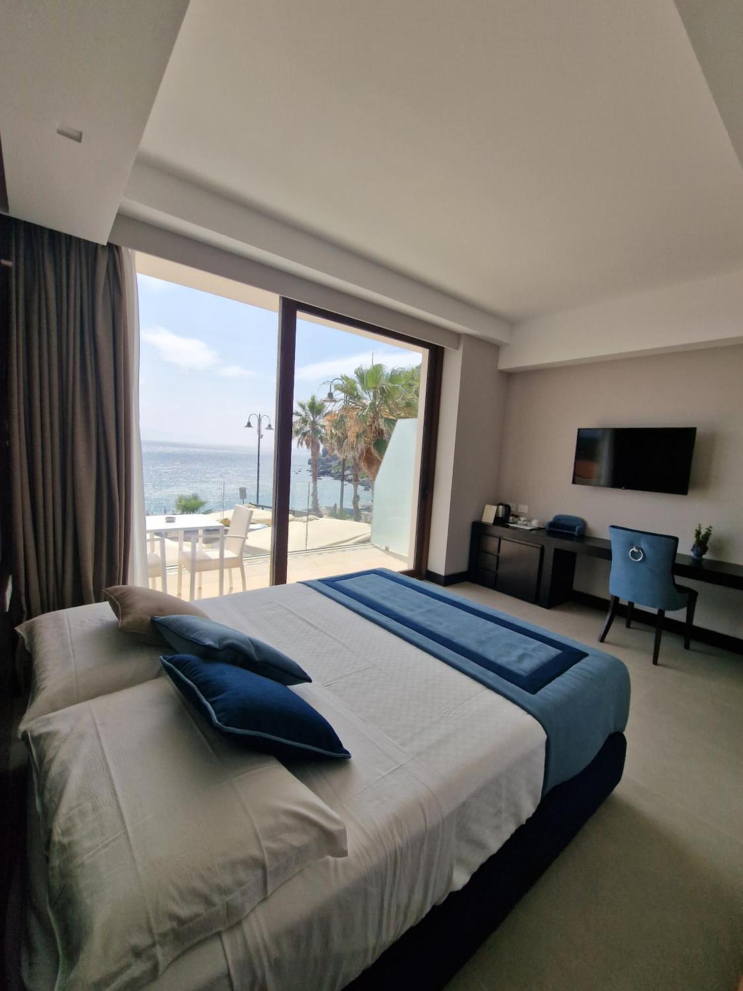 Ngonia Bay Boutique Hotel Milazzo Kültér fotó